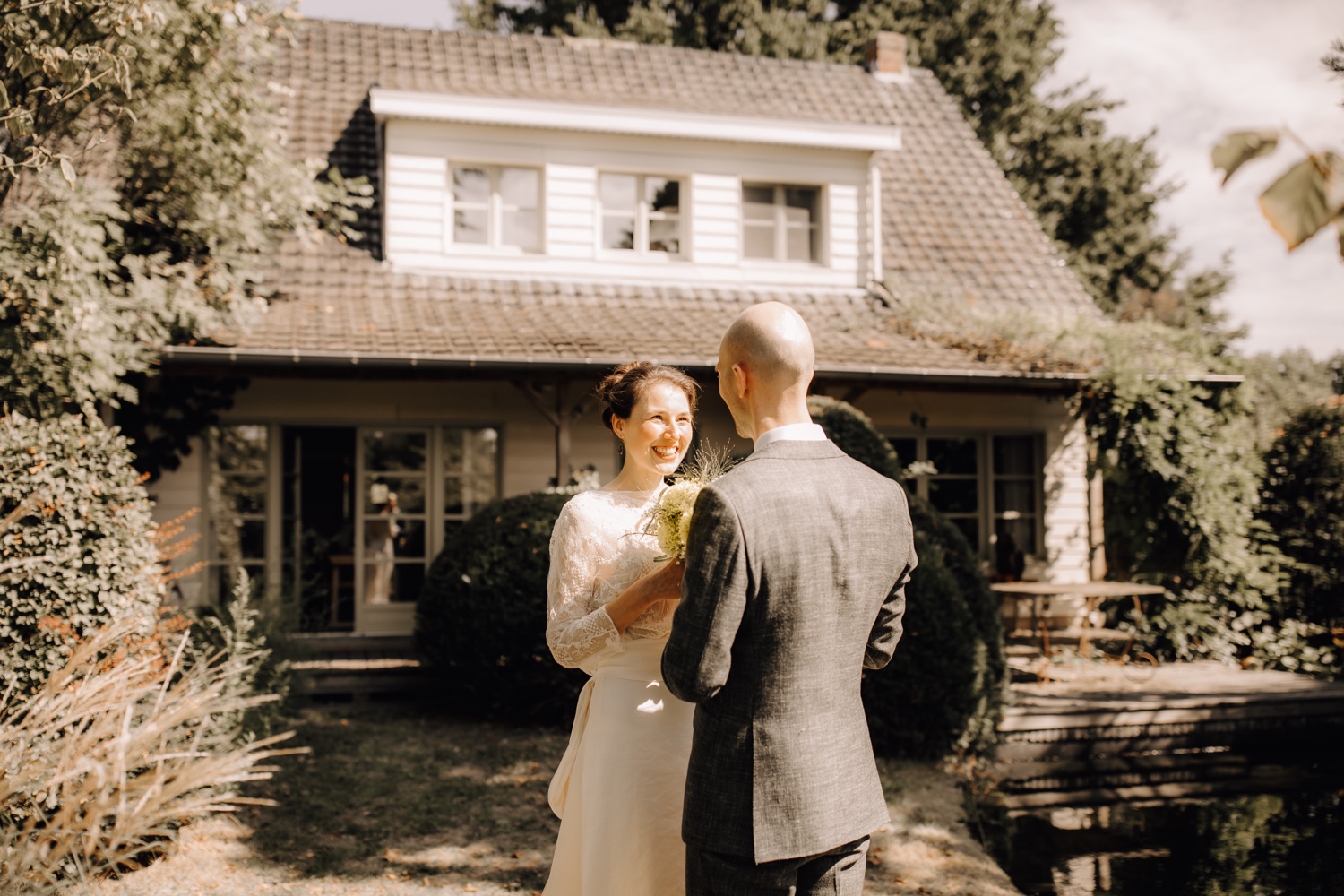 Huwelijksfotograaf Limburg - bruidspaar ziet elkaar voor het eerst