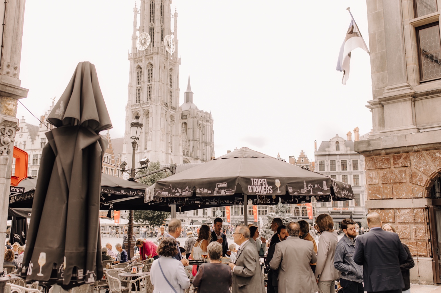 overzichtsfoto aan café Den Engel in Antwerpen