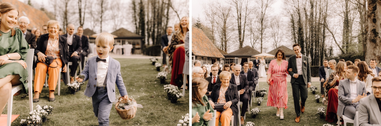 Huwelijksfotograaf Limburg - intrede bruidegom bij ceremonie