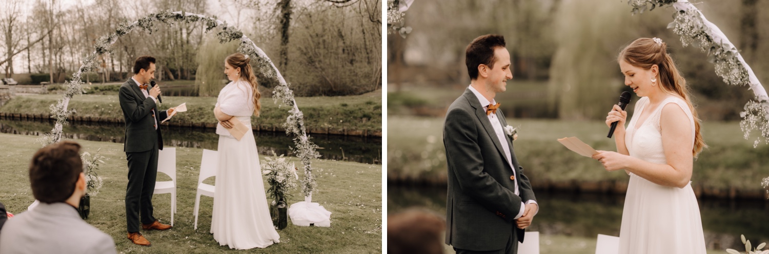 Huwelijksfotograaf Limburg - bruidspaar wisselt geloften tijdens ceremonie