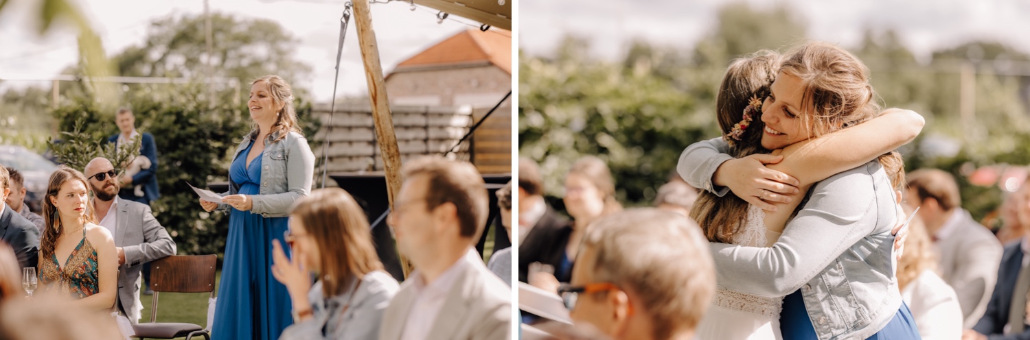 Een intiem huwelijk met twee honden en modderige laarzen - getuige van de bruid geeft een speech tijdens de tuinceremonie