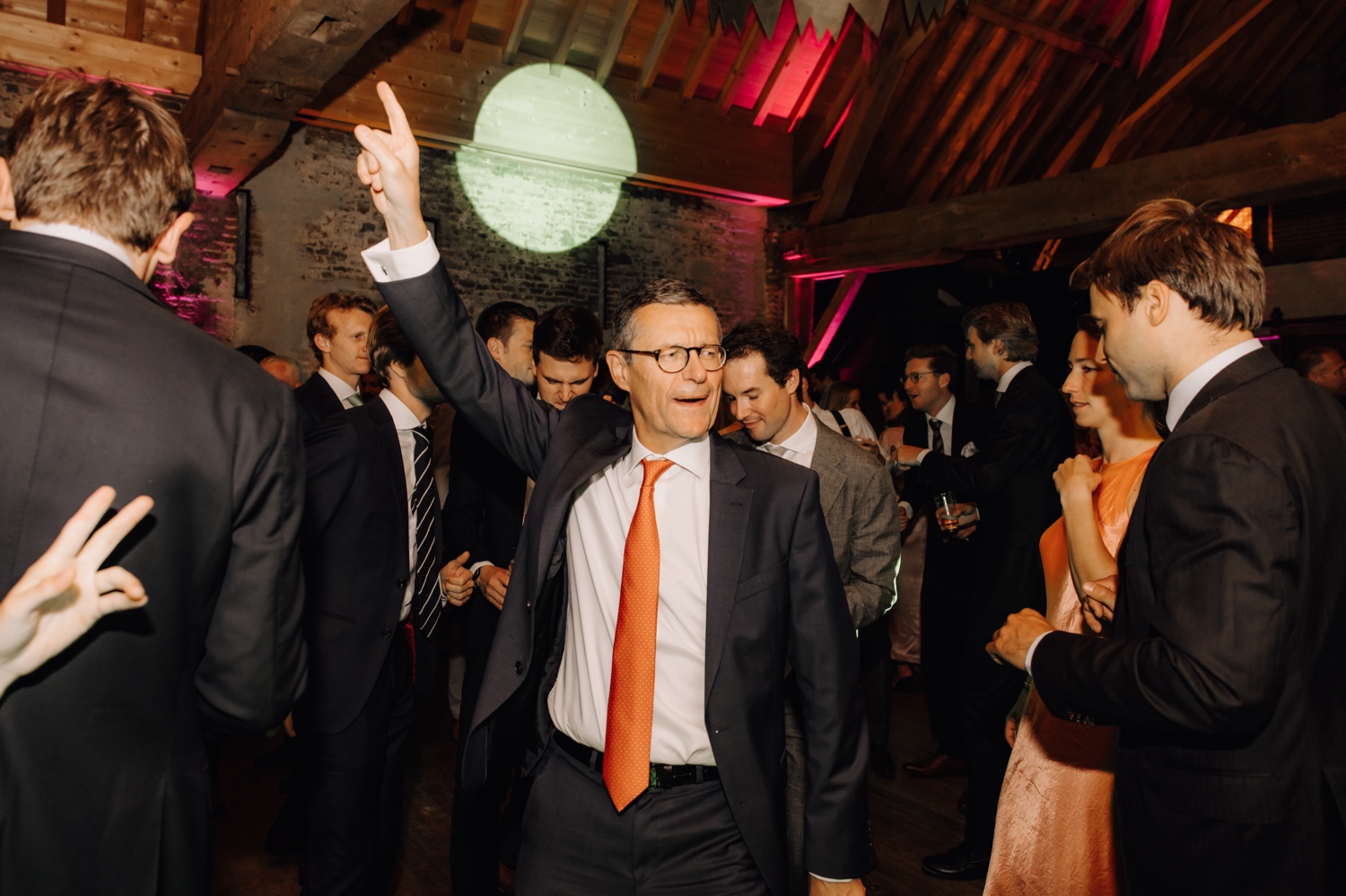 Een regenachtige huwelijksdag bij Hoeve Engelendael